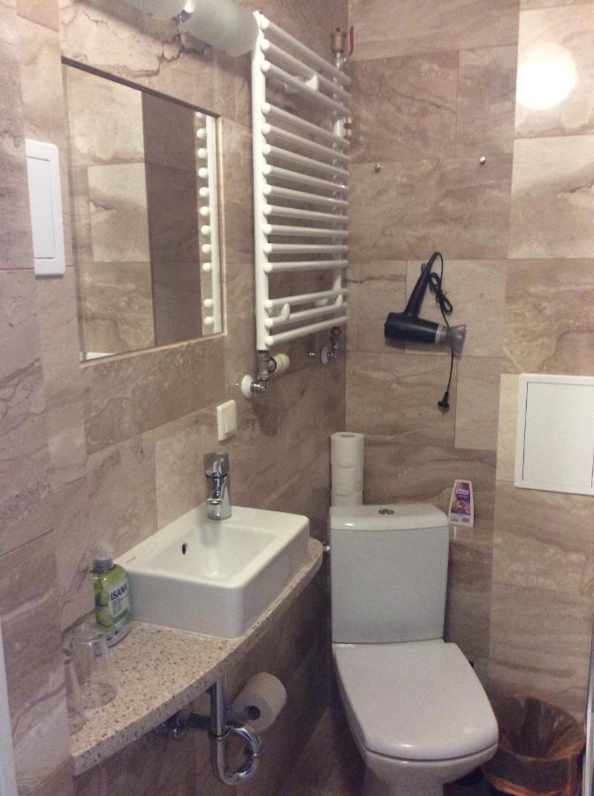 ורשה Mika Rooms Raclawicka 144 & Wislicka 3 Studio - Adults Only מראה חיצוני תמונה